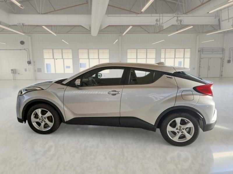 TOYOTA C-HR 1.8H 98CV E-CVT Business