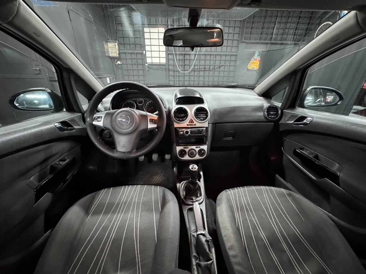 Opel Corsa 1.2 5 porte Cosmo