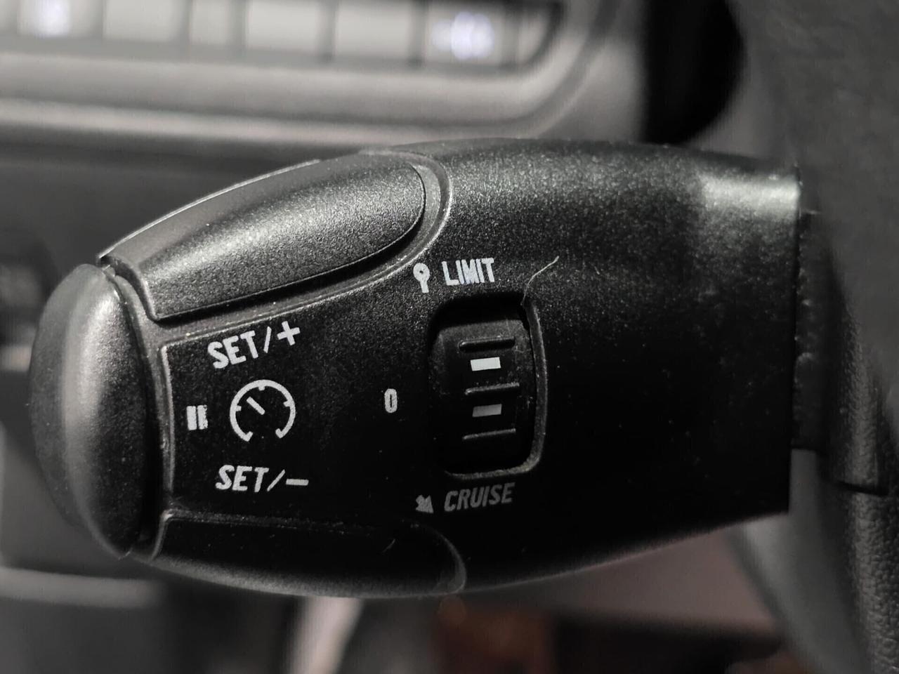 Peugeot 208 1.2 VTi 82 CV 2013 NEOPATENTATI