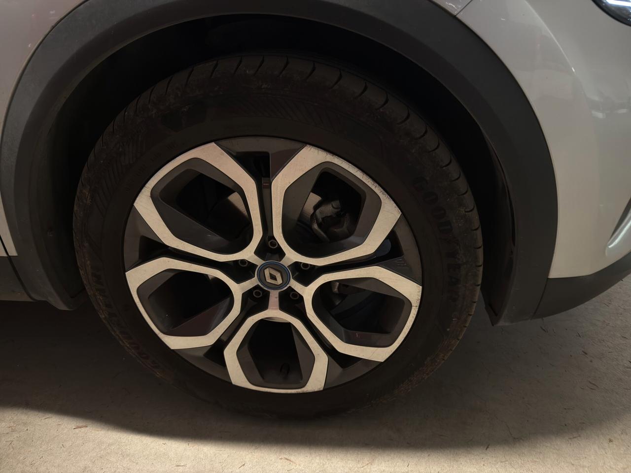 Renault Captur Plug-in Hybrid E-Tech 160 CV Initiale Paris