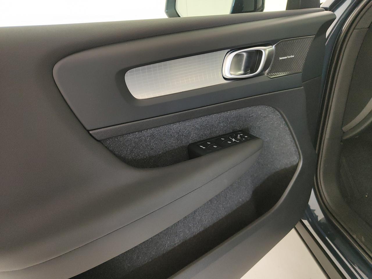 VOLVO XC40 2.0 b3 Core auto
