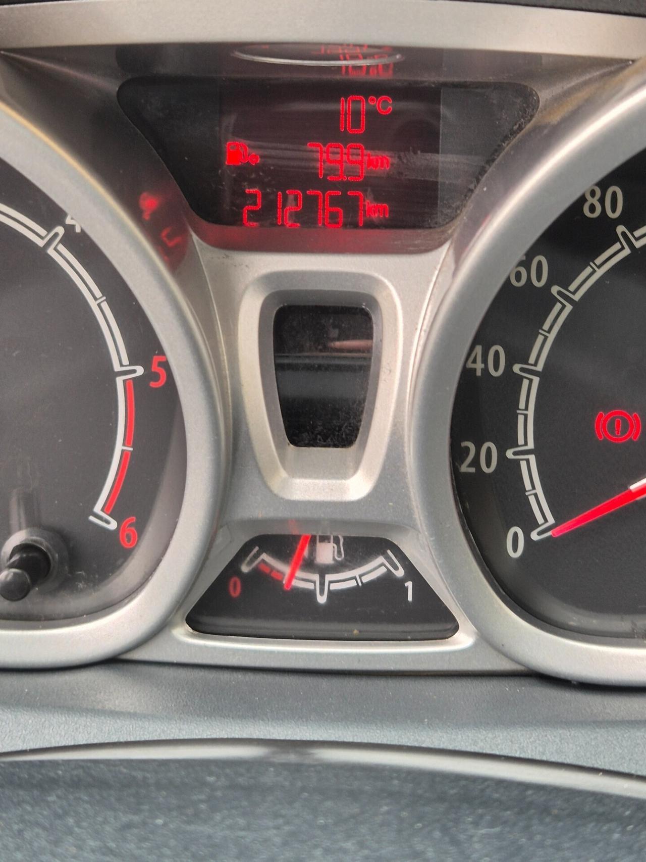 Ford Fiesta 1.6 TDCi 90CV DPF Titanium neopatentat