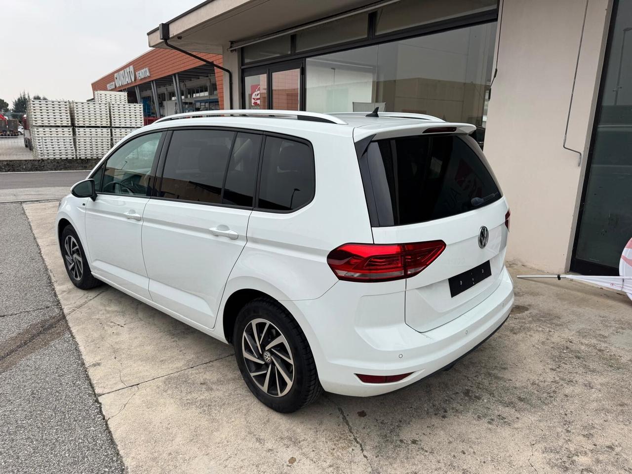 Volkswagen Touran 1.6 TDI 115 CV SCR DSG 7 Posti