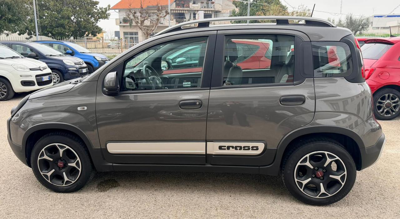 FIAT PANDA 1.0 HYBRID CROSS