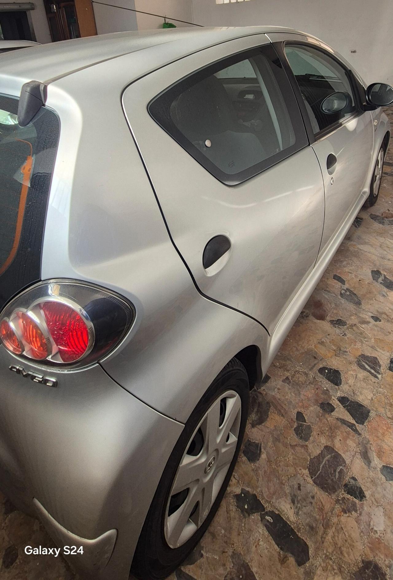 Toyota Aygo 1.0 12V VVT-i 5 porte Sol