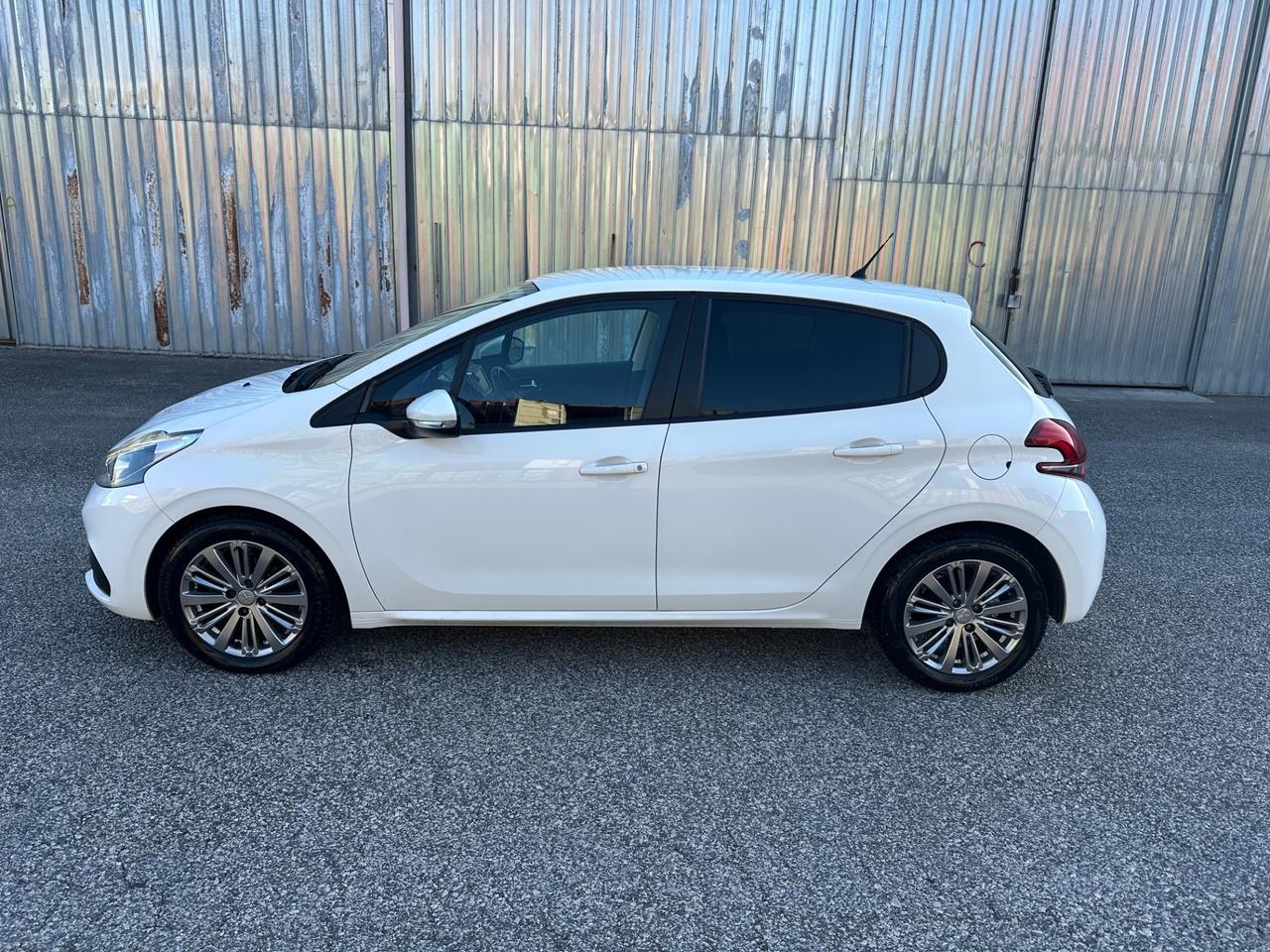 Peugeot 208 PureTech 82 5p. GPL Allure