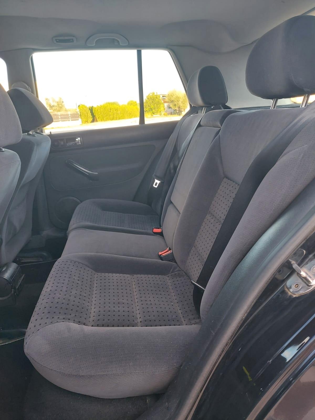 Volkswagen Golf 1.6 cat 5 porte Highline GPL