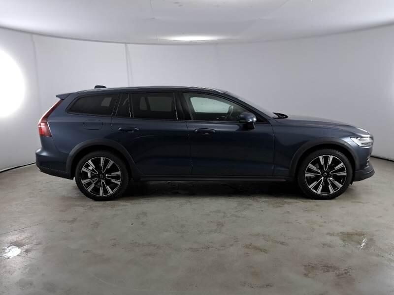 VOLVO V 60 CROSS COUNTRY PRO 2.0 D 4 4WD AUTOMAT.