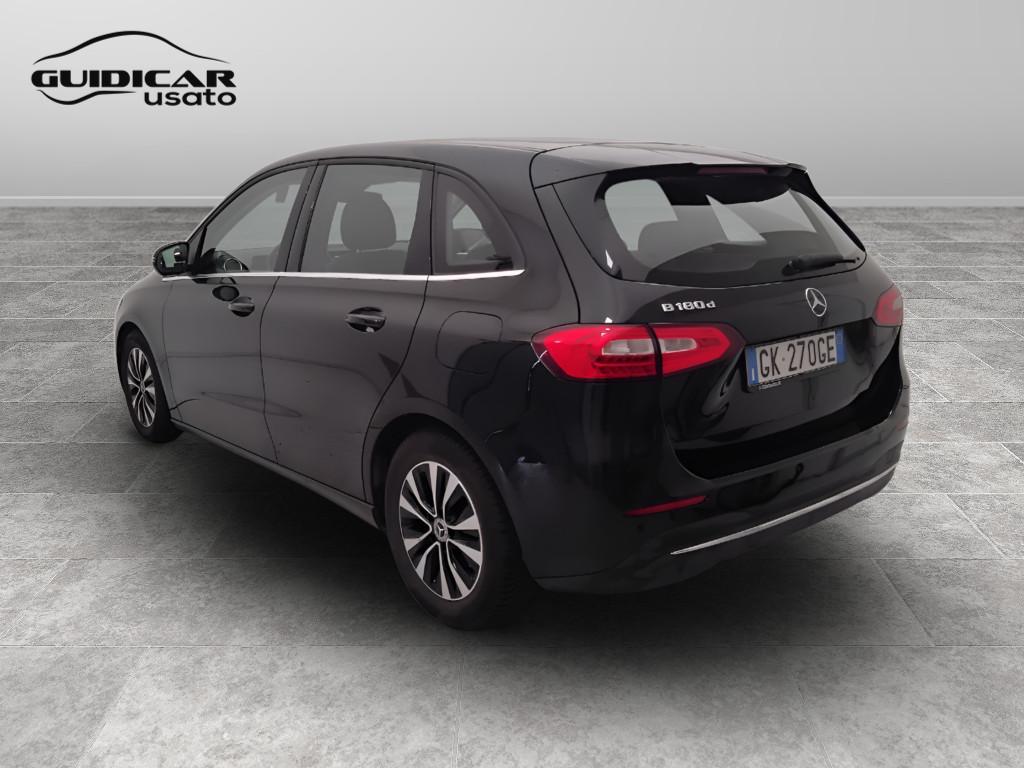 Mercedes-Benz Classe B - W247 2018 - B 180 d Sport auto