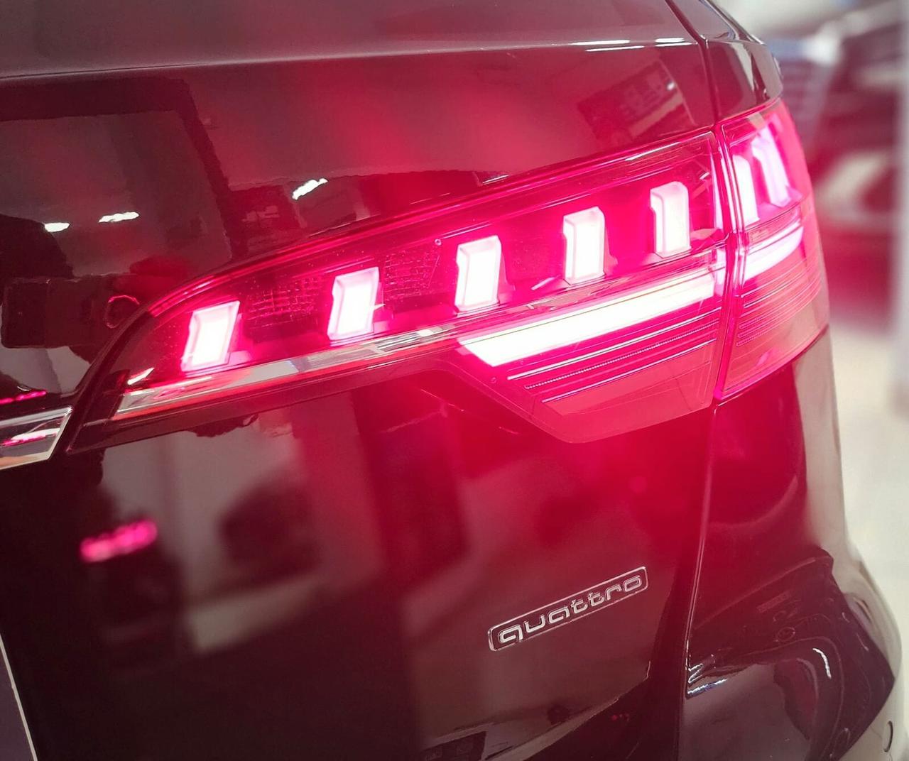 Audi A4 Avant 40 TDI quattro S tronic line edition