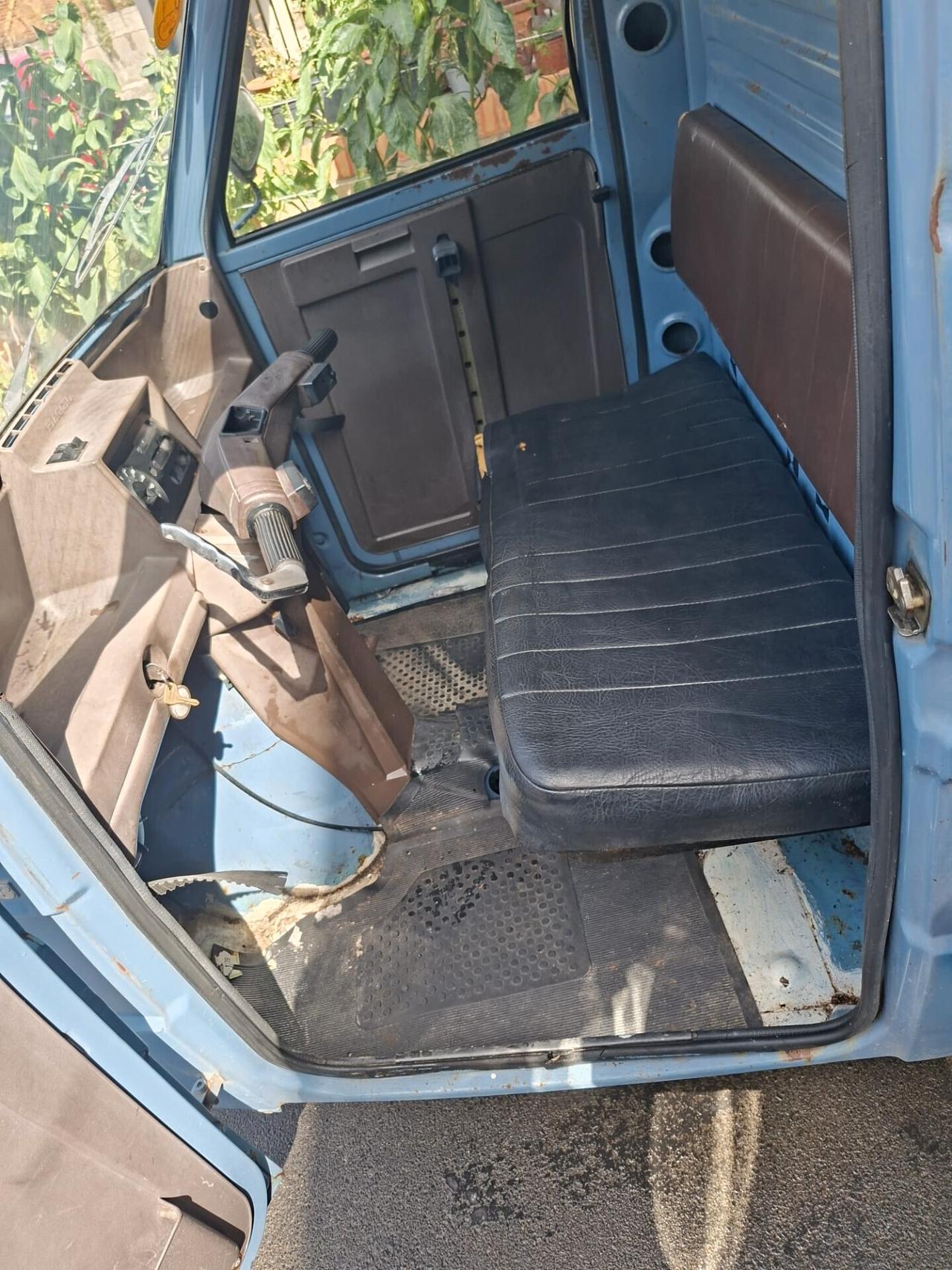 Piaggio Ape CAR 700