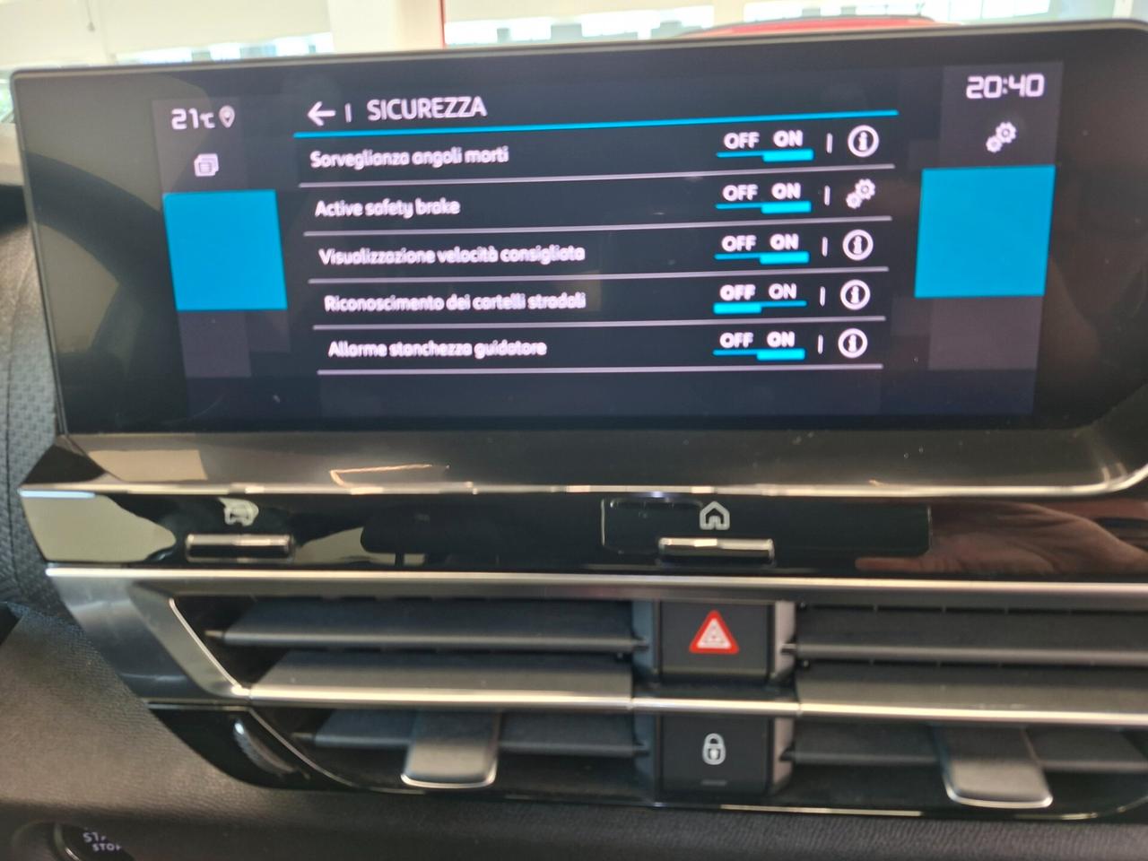 Citroen C4 PureTech 130 S&S EAT8 Shine