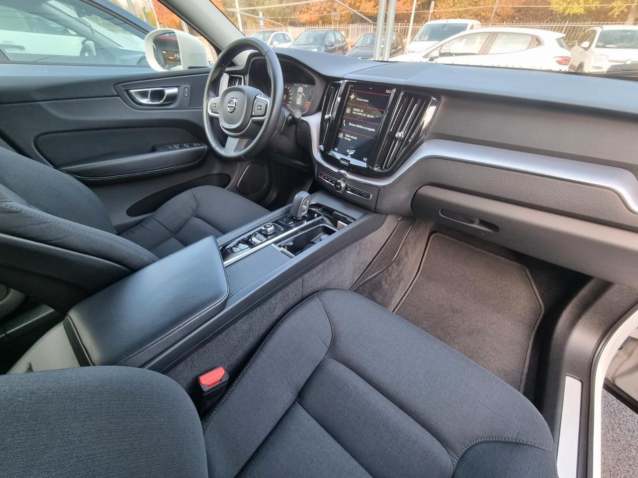 Volvo XC 60 XC60 B4 (d) AWD Geartronic Momentum