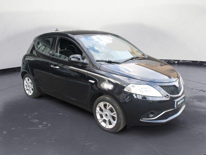 Lancia Ypsilon 1.2 69 CV 5 porte Platinum