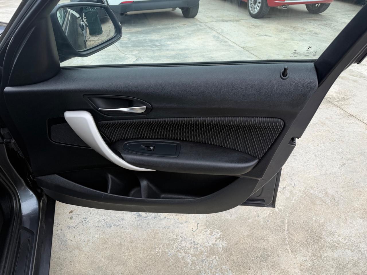 BMW 116d 116CV/URBAN-BUSINESS/2017