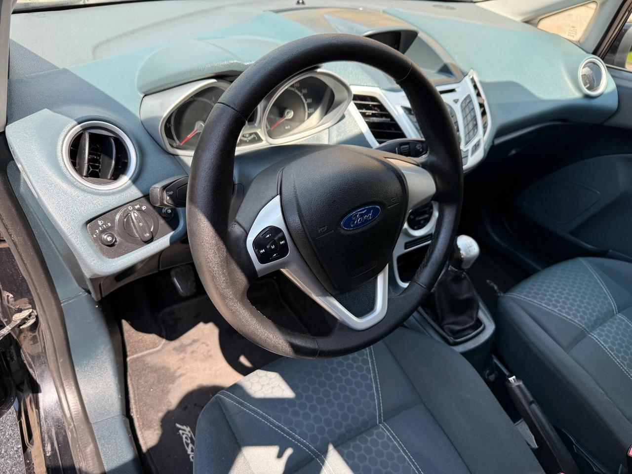 Ford Fiesta 1.4 tdci - NEOPATENTATI - 12 MESI DI GARANZIA -