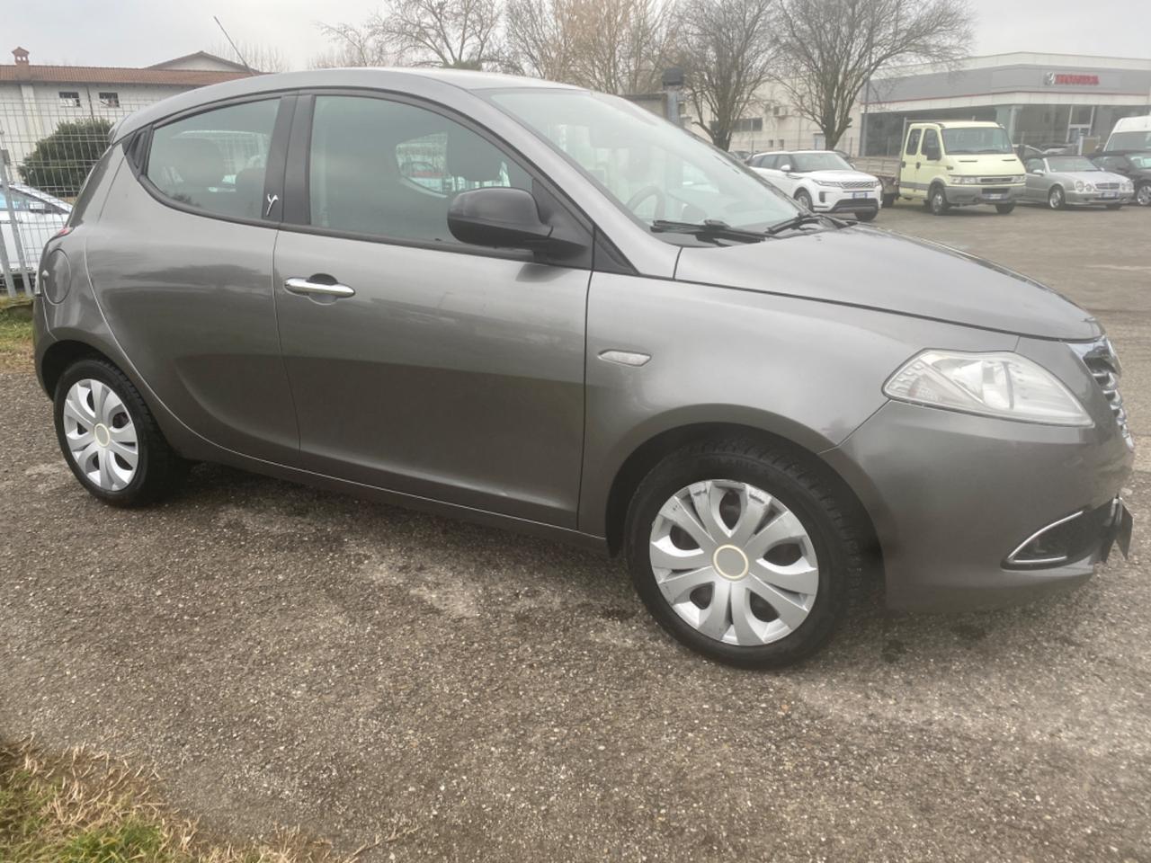 Lancia Ypsilon 1.2 69 CV 5 porte S&S Silver