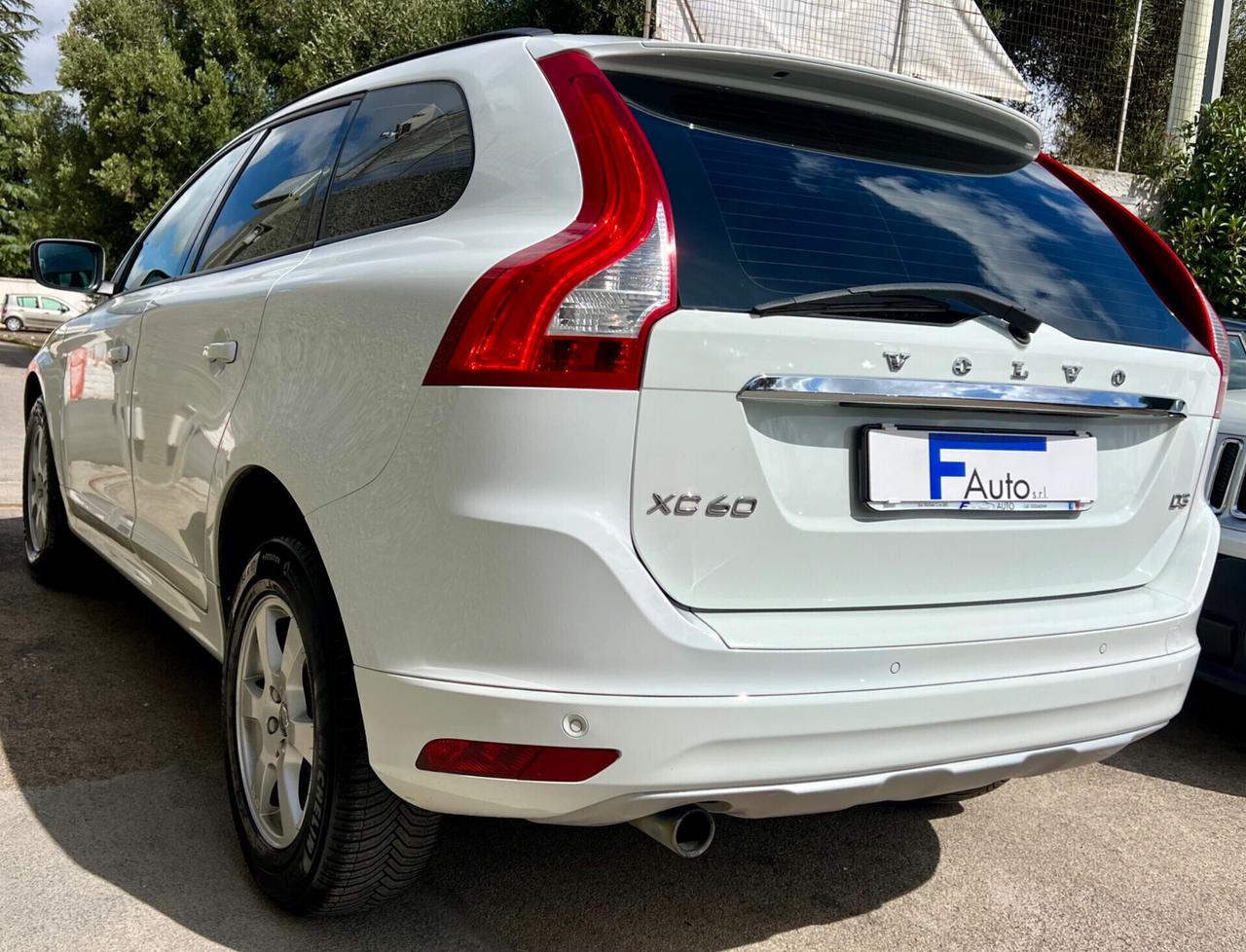 Volvo XC60 D3 Geartronic Kinetic,Navi,LED,Climatronic,ecc.