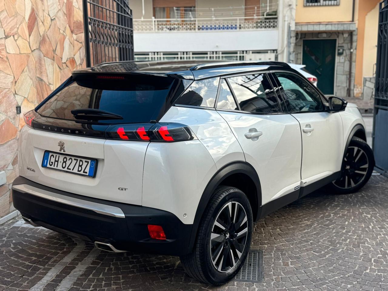 Peugeot 2008 BlueHDi 130 S&S EAT8 GT Pack