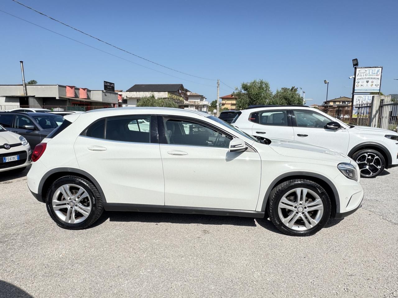 MERCEDES-BENZ GLA 200CDI PREMIUM PER NEOPATENTATI