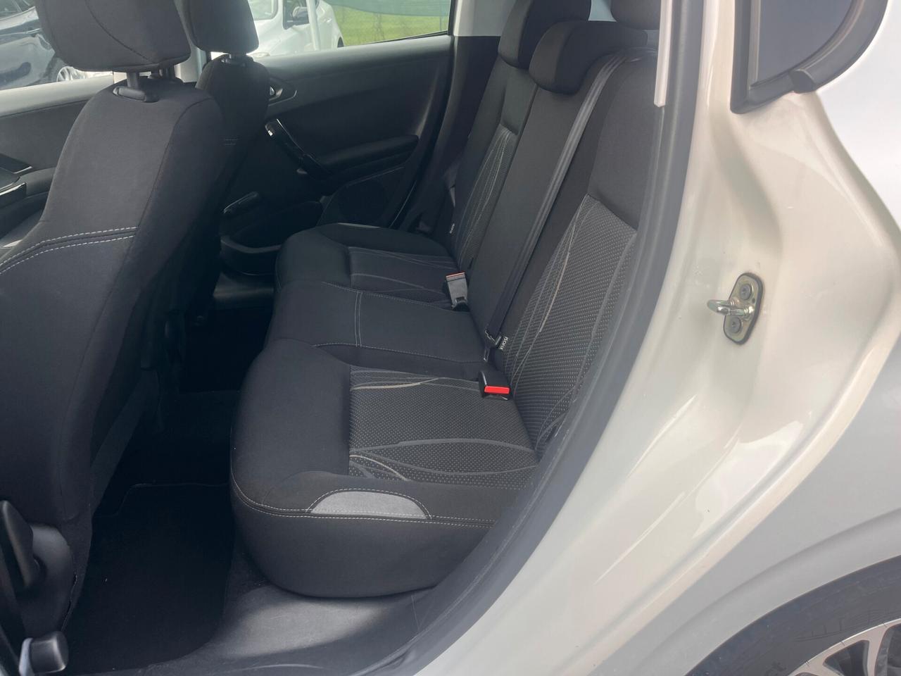 Peugeot 208 PureTech 82 5 porte Allure NEOPATENTATI