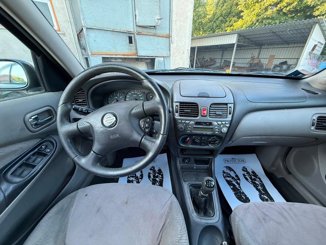 Nissan Almera Tino 1.5 benzina 2002 190.000km
