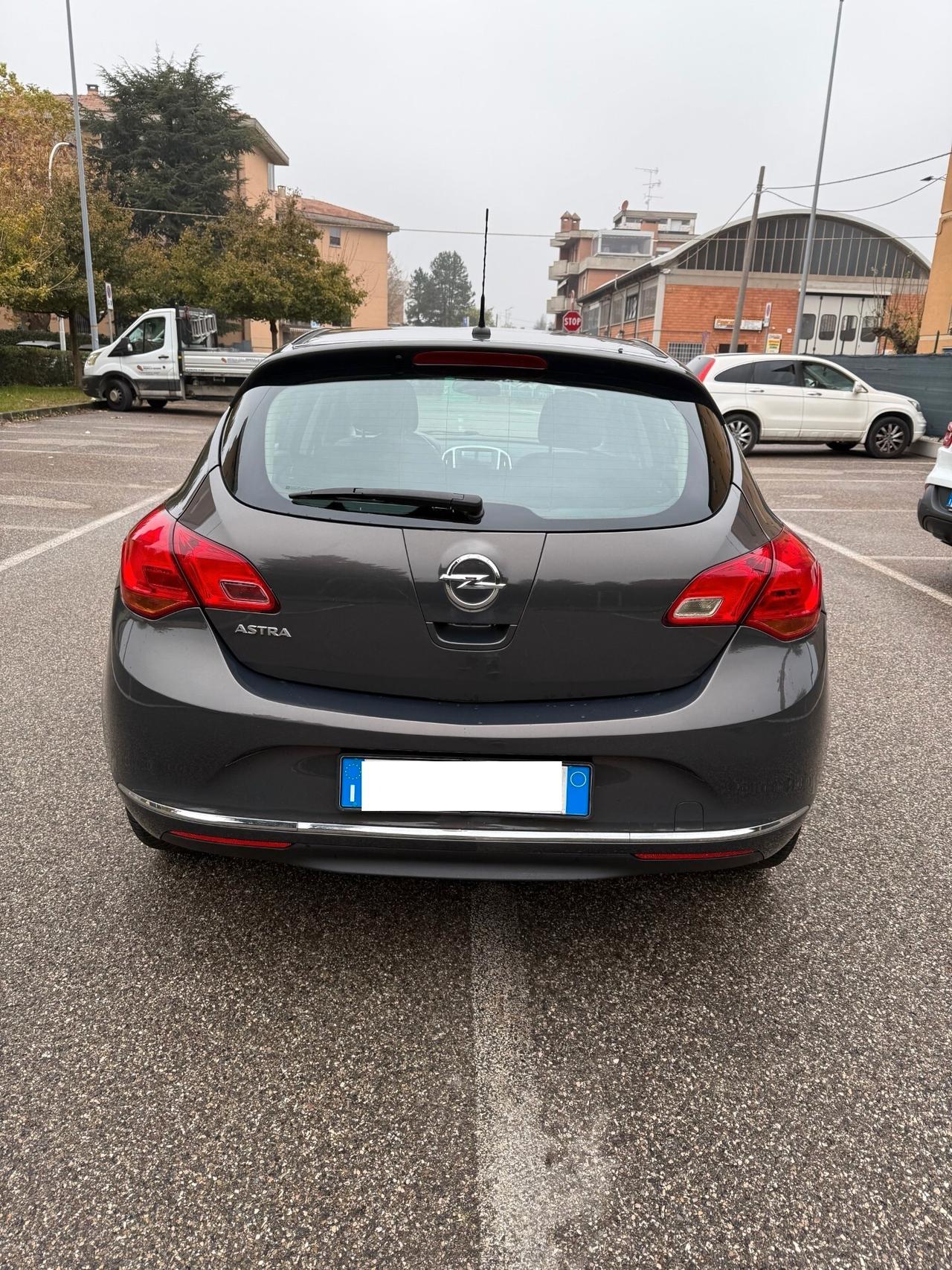 Opel Astra 1.4 GPL - NAV. - 12 MESI DI GARANZIA -