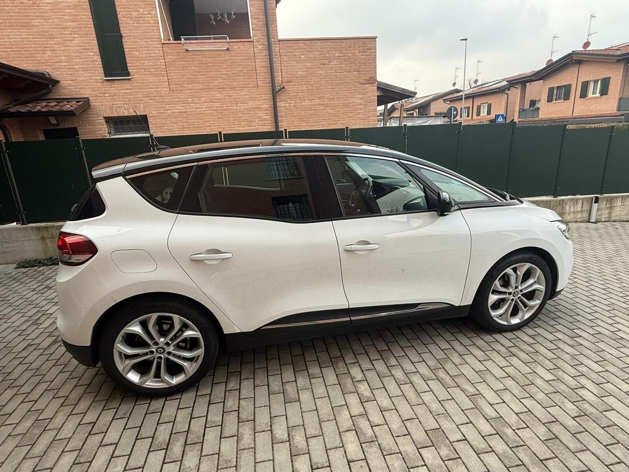 Renault Scenic Scénic Blue dCi 120 CV EDC Intens