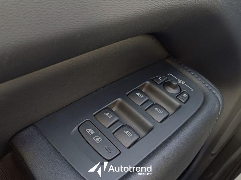 Volvo XC60 B4 197+14 CV AWD Automatica Mild Hybrid Diesel Plus Dark N1 Autocarro