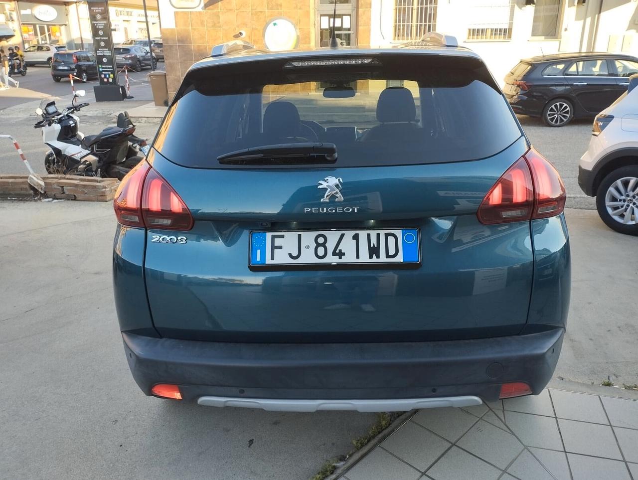 Peugeot 2008 BlueHDi 120 S&S Allure