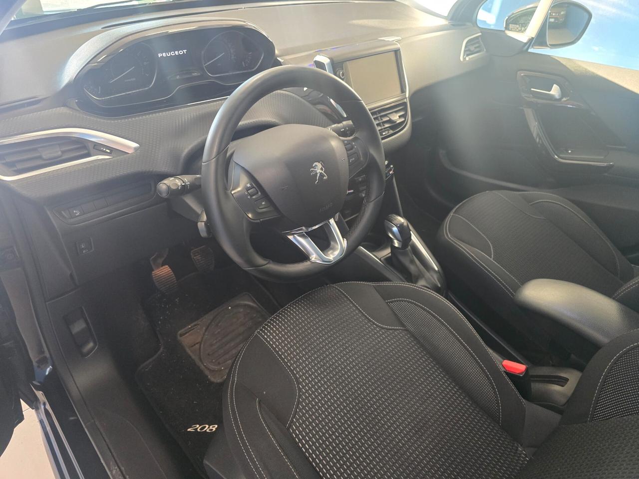 Peugeot 208 PureTech 82 5 porte Allure