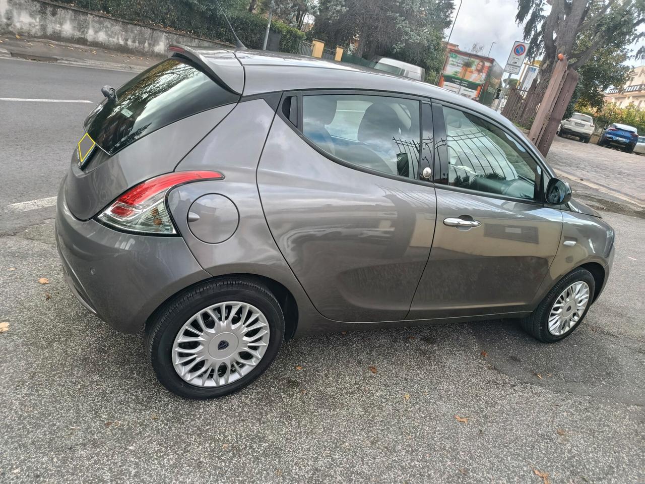 Lancia Ypsilon 1.2 69 CV 5 porte GPL Ecochic Gold
