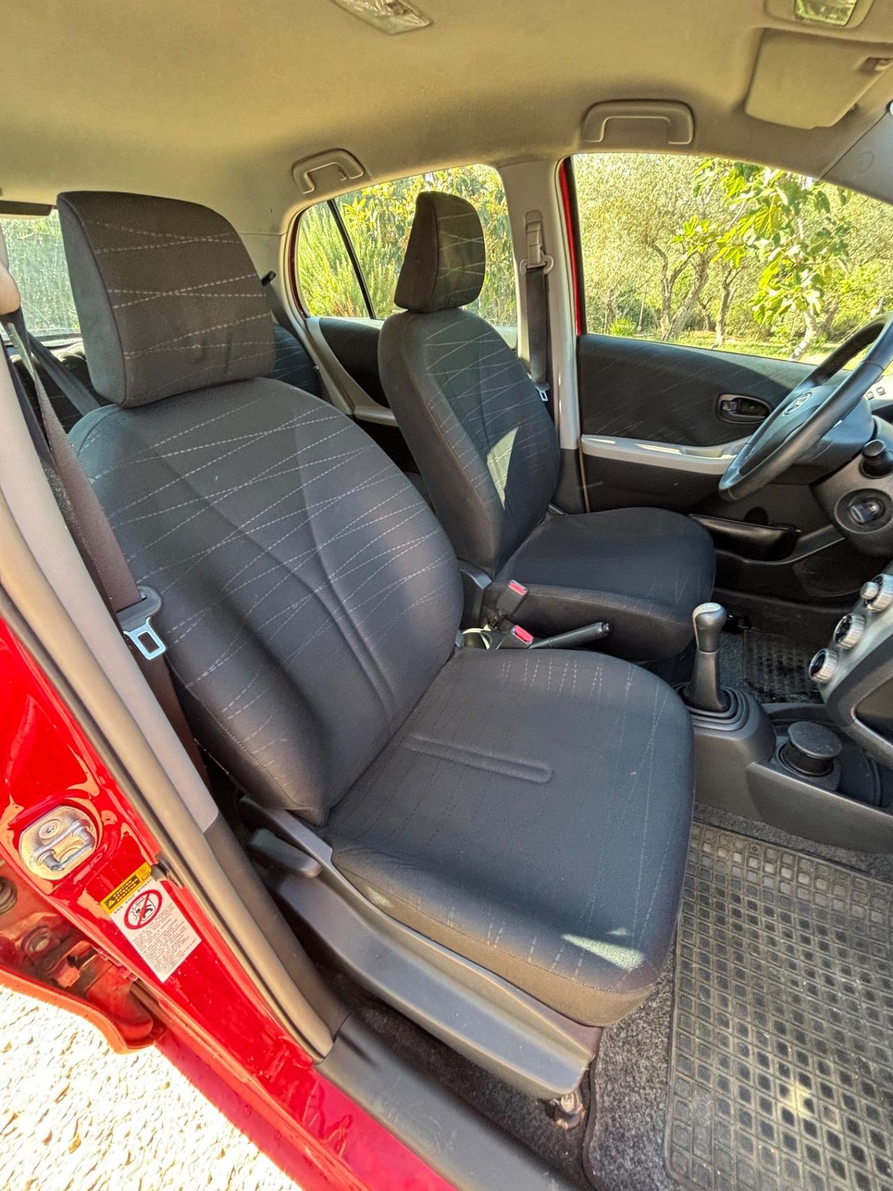 Toyota Yaris 1.0 5 porte Sol