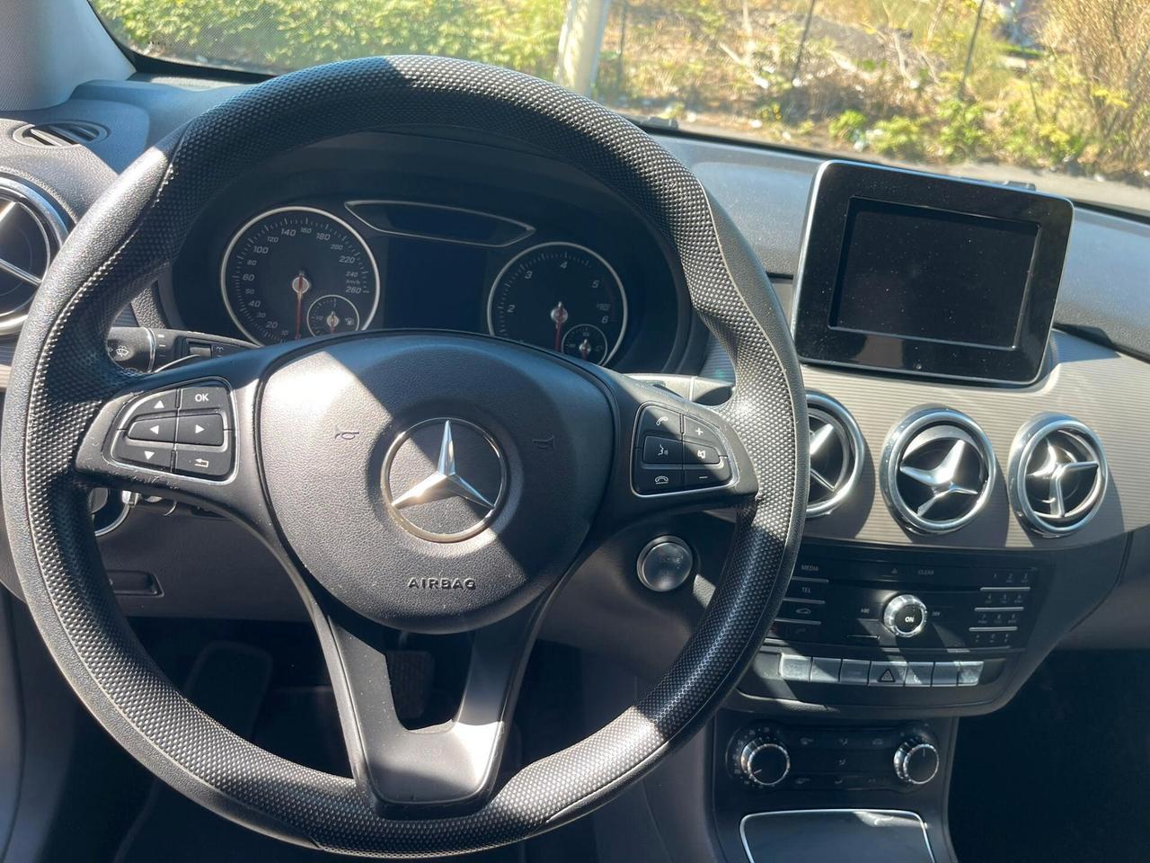 Mercedes-benz B 180 B 180 d Automatic Premium