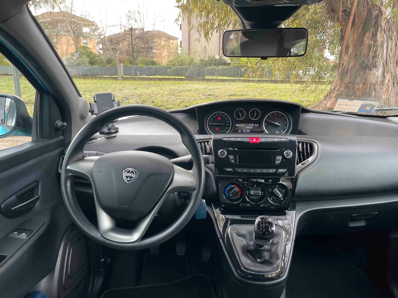 Lancia Ypsilon 1.2 69 CV 5 porte Elefantino NEOPATENTATI