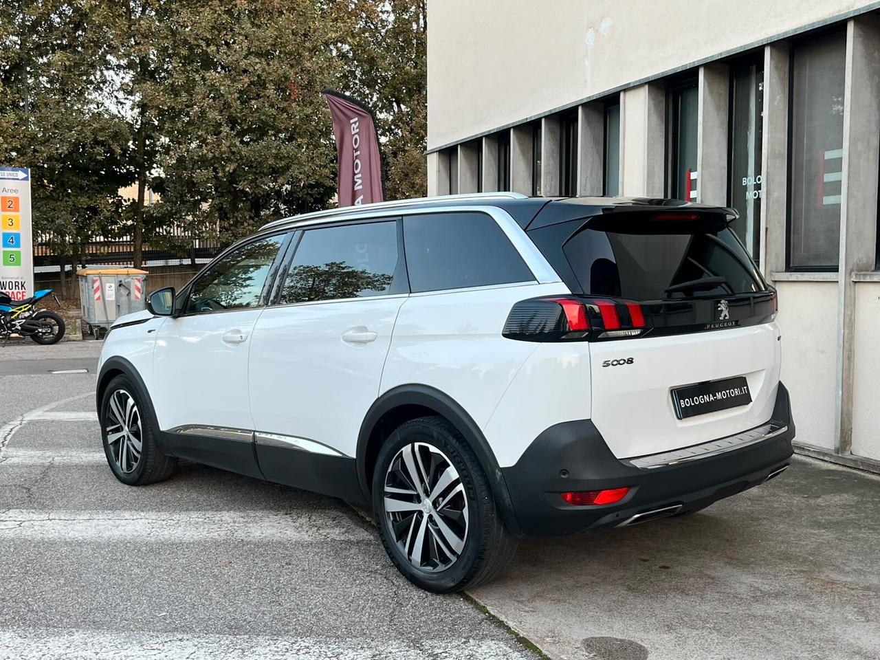 Peugeot 5008 BlueHDi 180 S&S EAT8 GT