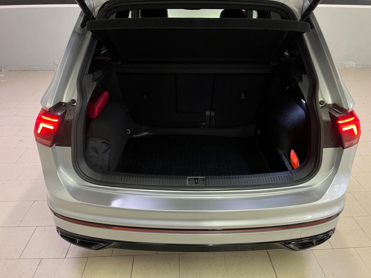 Volkswagen Tiguan 2.0 TDI 150 CV SCR DSG R-Line