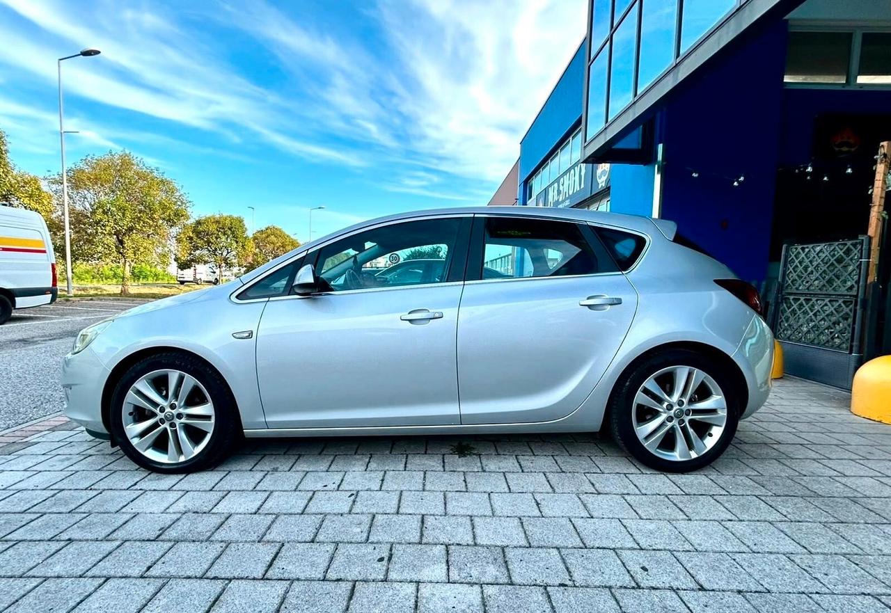 Opel Astra 1.6 115CV 5 porte Cosmo