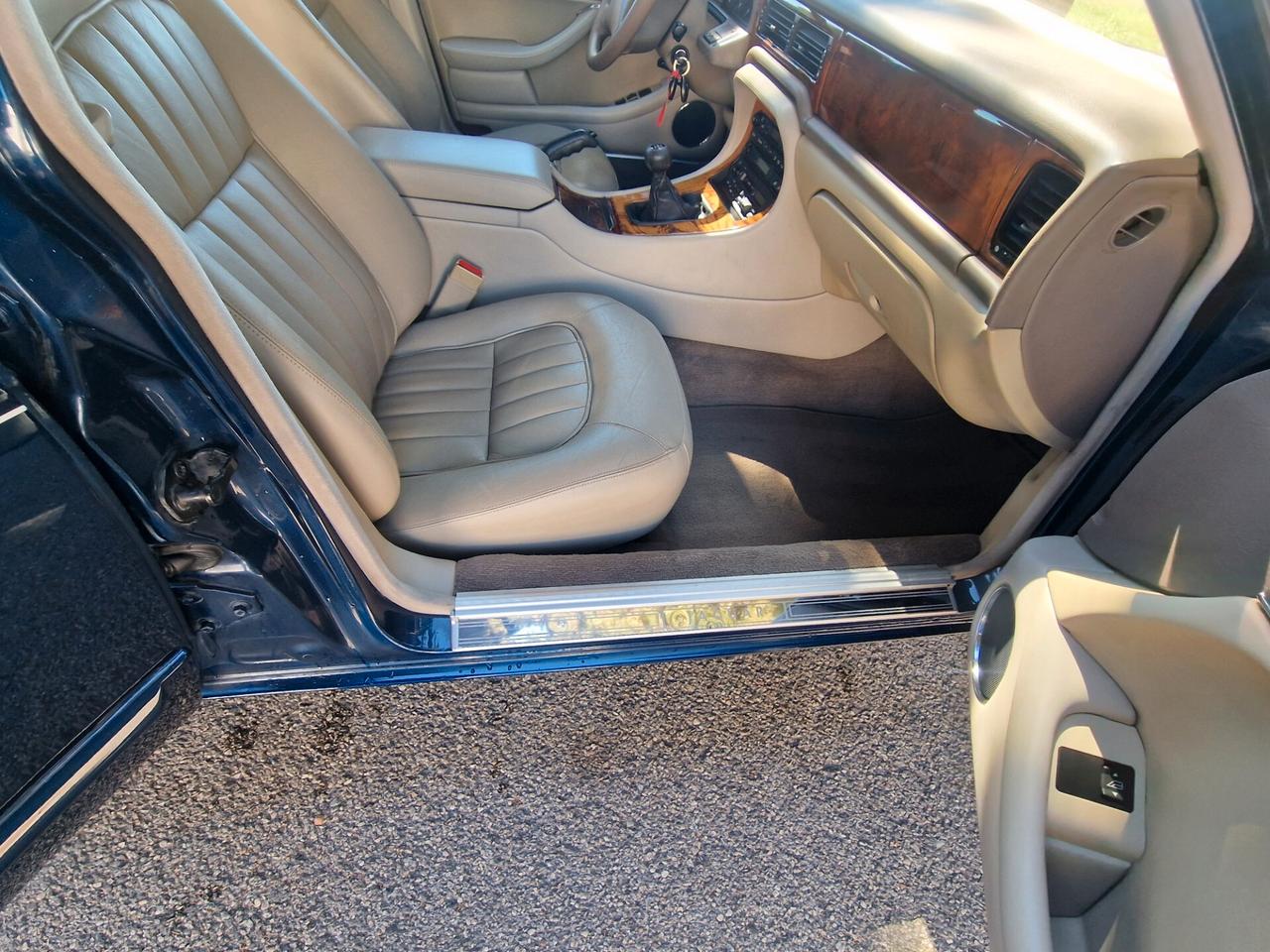 Jaguar XJ XJ6 3.2 Cambio Manuale - Book Service