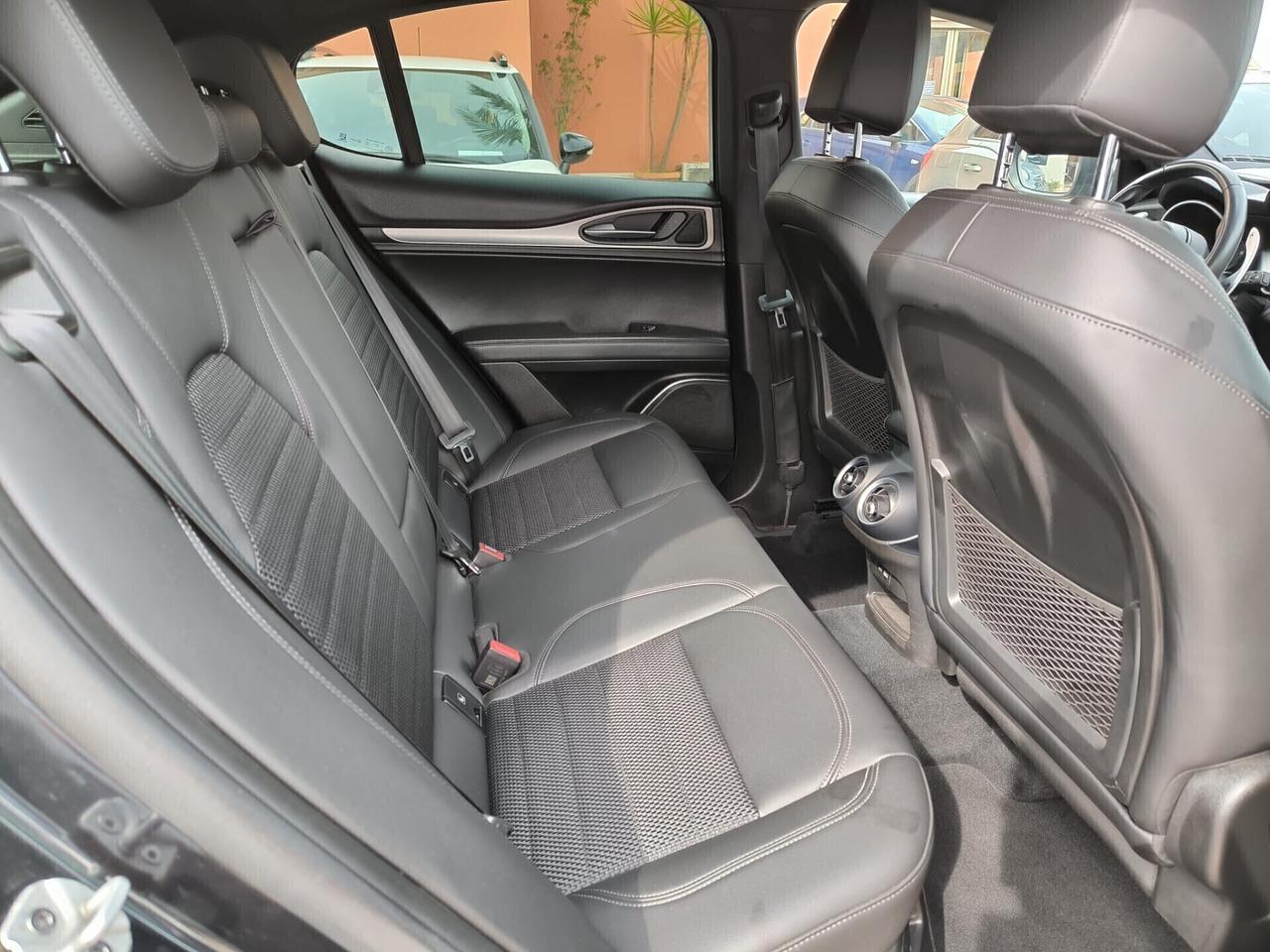 Alfa Romeo Stelvio 2.2 Turbodiesel 160 CV AT8 RWD Sprint