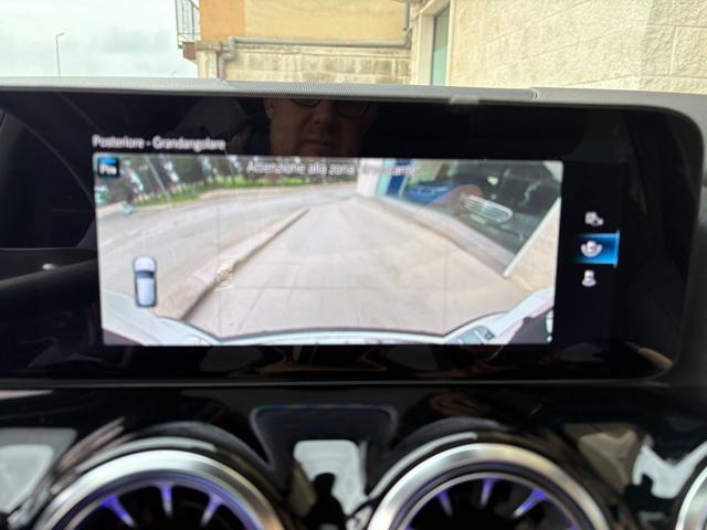 MERCEDES-BENZ GLA 200 d Automatic Premium Amg TETTO-PACK NIGHT