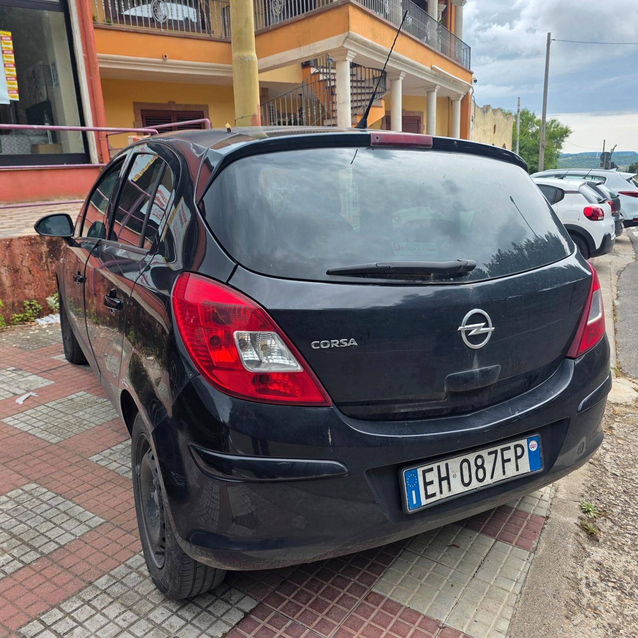 Opel Corsa 1.2 5 porte Club