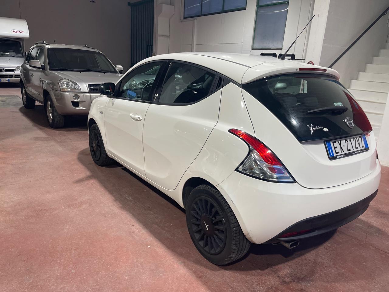 Lancia Ypsilon 1.2 69 CV 5 porte ELLE