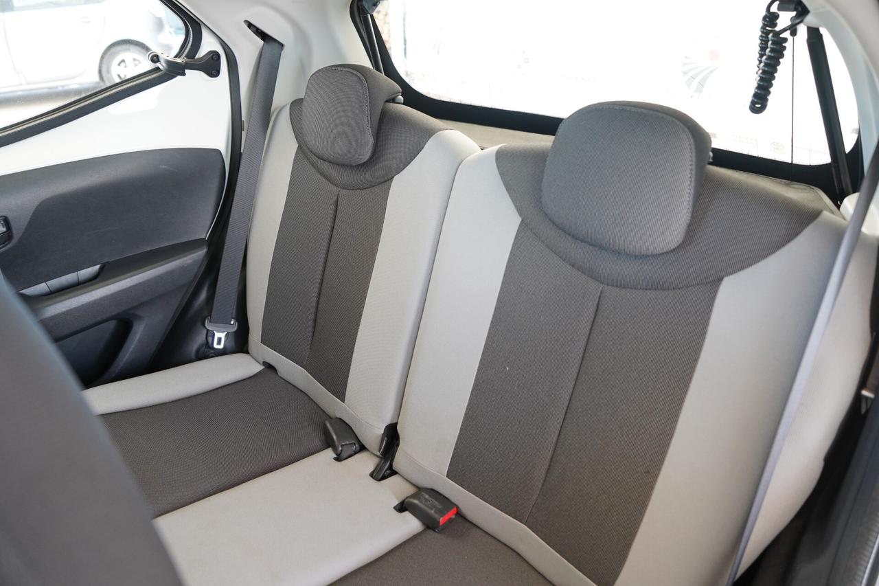 Toyota Aygo 1.0 VVT-i 69 CV 5 porte x-play