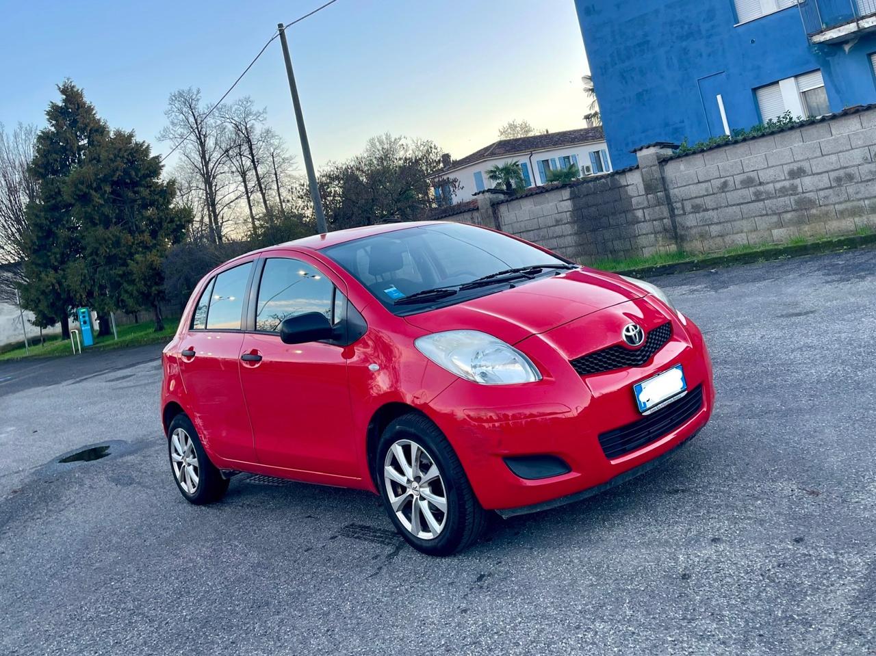 Toyota Yaris 1.0 5 porte