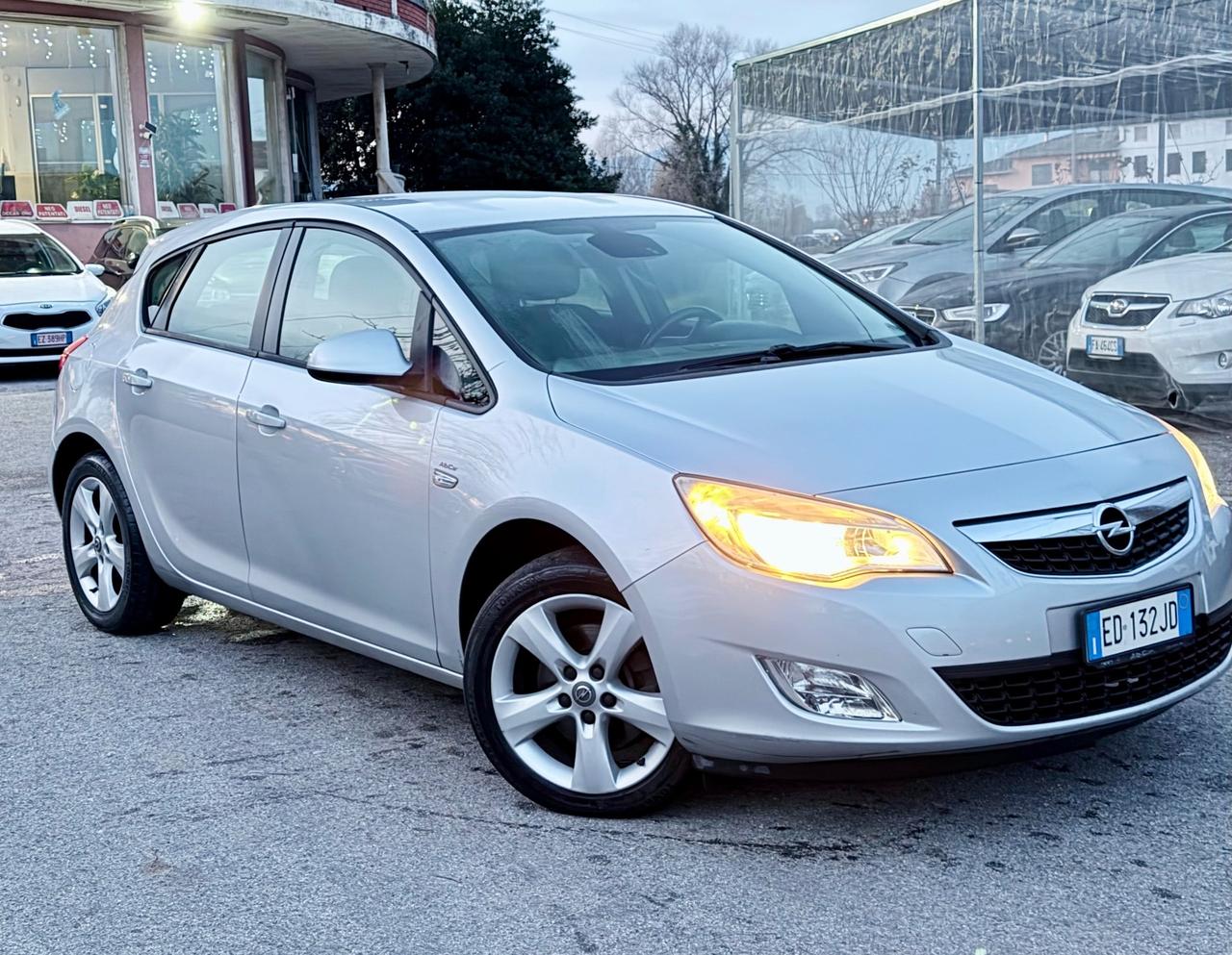 Opel Astra 2010 dicembre 1.7 CDTI 110CV 5 porte Cosmo ! ! !