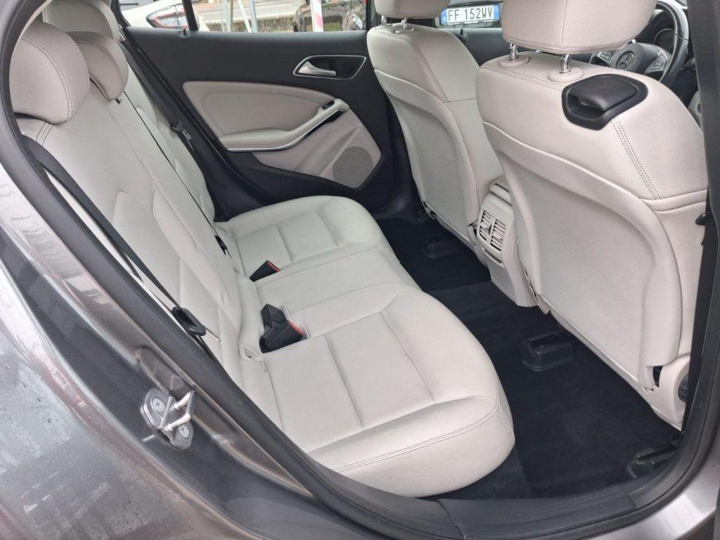 Mercedes-Benz GLA 200 d Automatic Sport