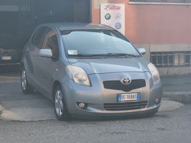 TOYOTA Yaris 1.3 5p. Sol