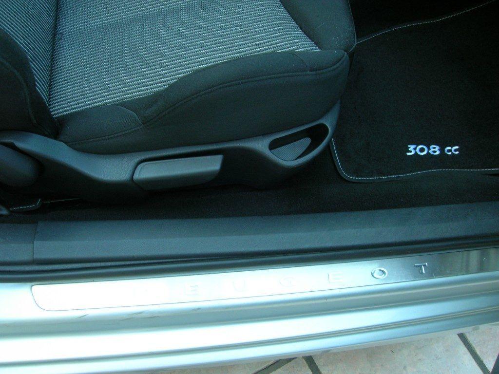 Peugeot 308 1.6 HDi 112CV CC Féline