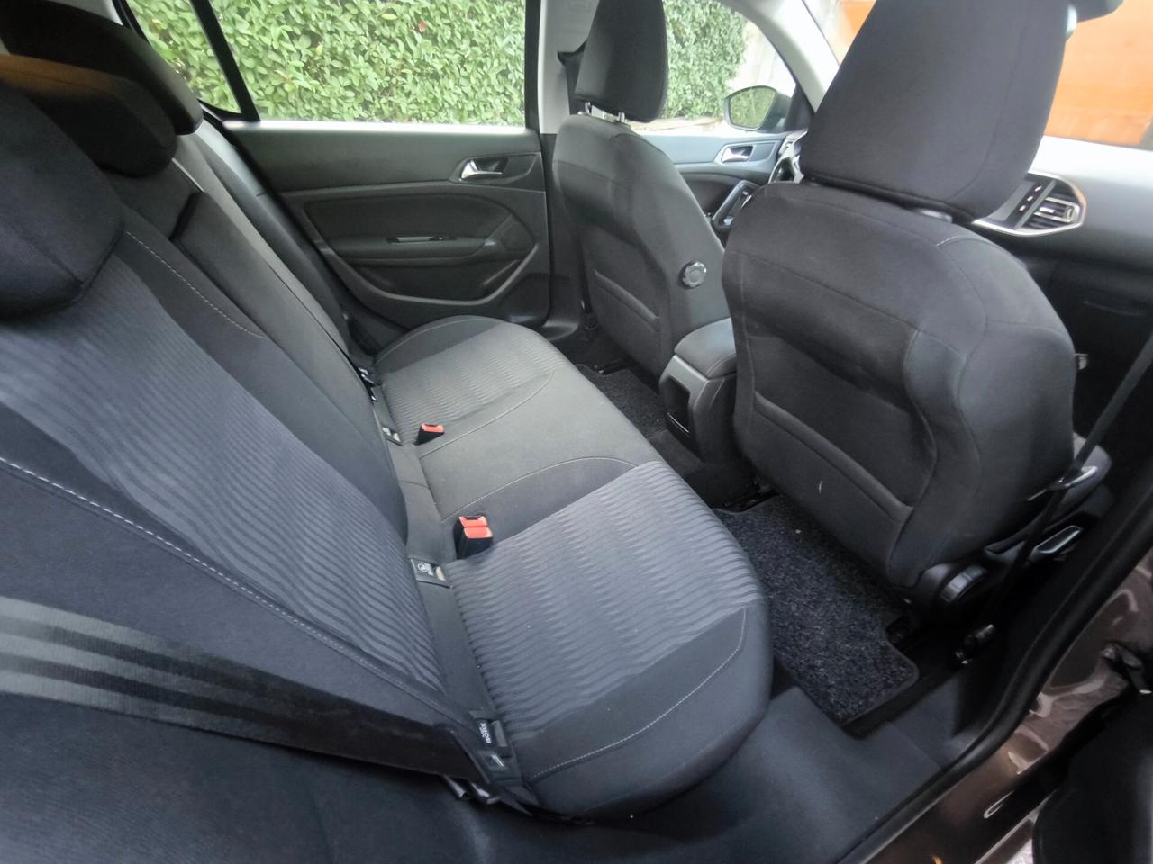 PEUGEOT 308 1,6 HDI ALLURE- 2015 – OK NEOPATENTATI